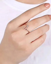 Zirka™ |Offener Zirkonia-Ring mit Initialen