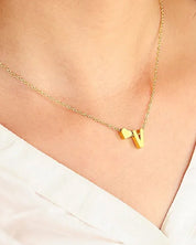 Valla™ | Verspielte Halskette mit pfirsichfarbenem Herz und Initialen