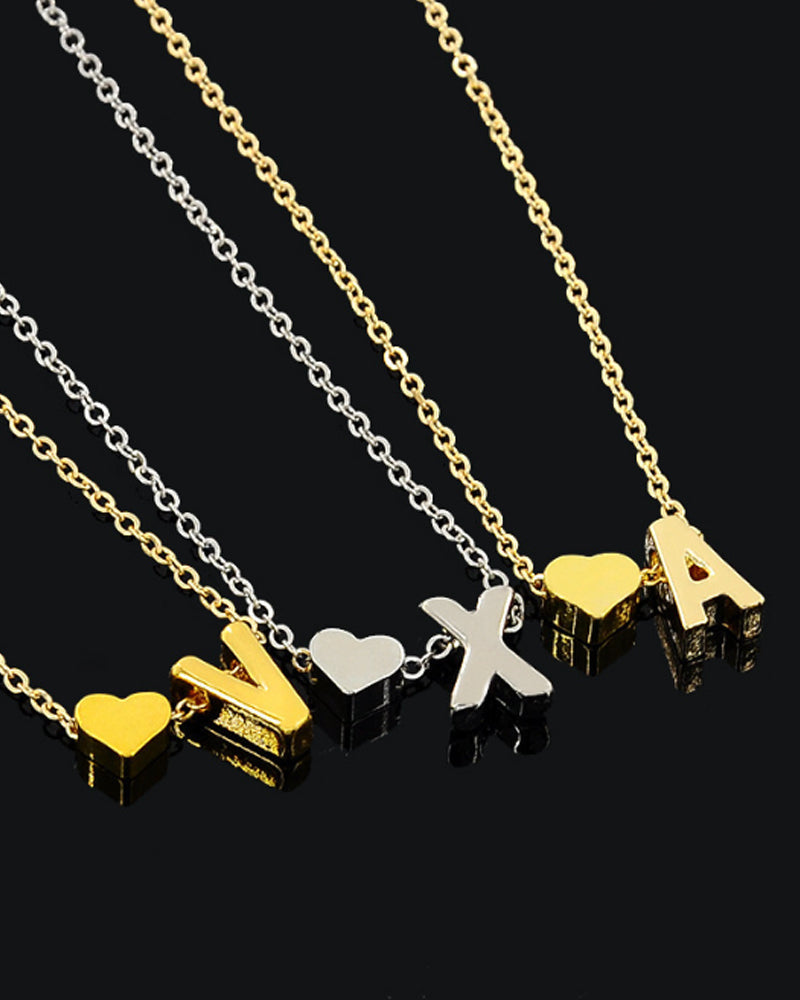 Valla™ | Verspielte Halskette mit pfirsichfarbenem Herz und Initialen