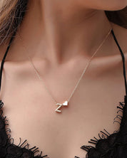 Valla™ | Verspielte Halskette mit pfirsichfarbenem Herz und Initialen